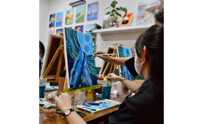 https://bumijourney.com/wp-content/uploads/2022/12/Painting-Class-in-Jakarta-with-Bartega-Studio-4.png