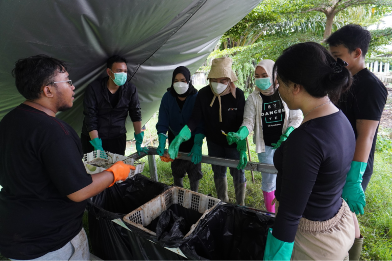 5 Aktivitas Pengelolaan Sampah Pasca Clean-Up: Solusi Ubah Residu Jadi Produk Bernilai